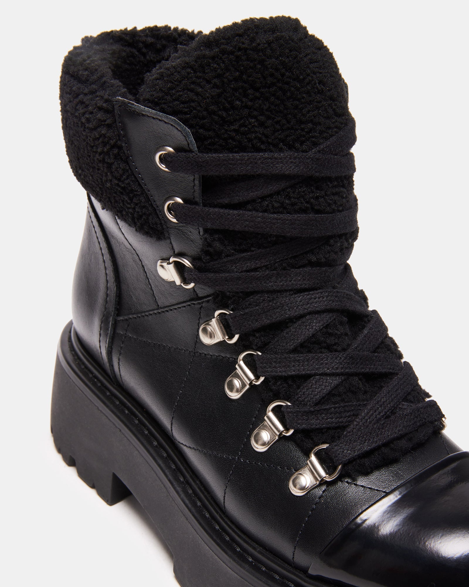 REYEN BLACK LEATHER